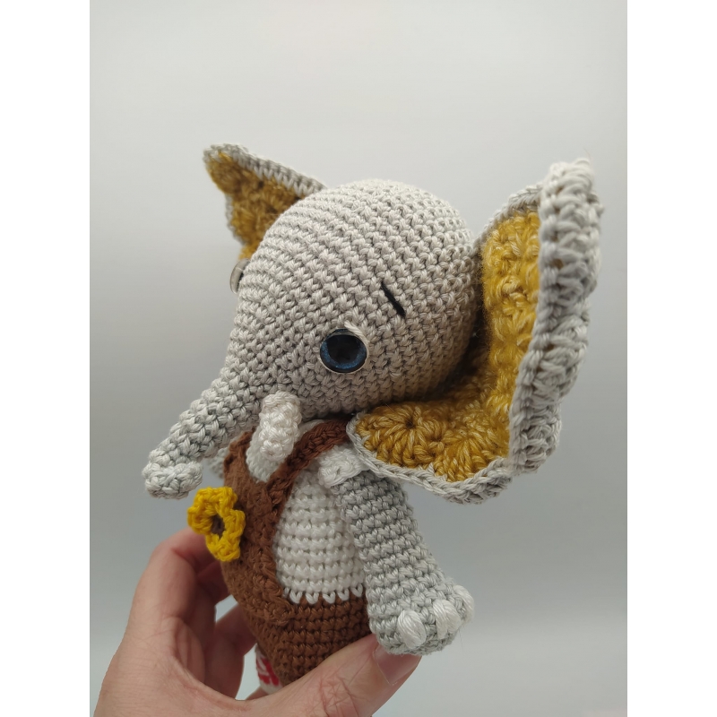 Patron au crochet amigurumi Célestin l'éléphant...