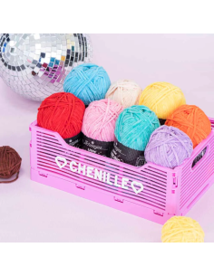 fil chenille rouge foncé scheepjes little darling 2