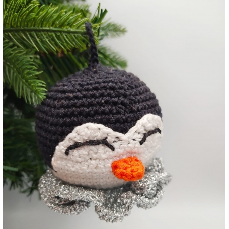 patron boule de noël à crocheter tête de pingouin